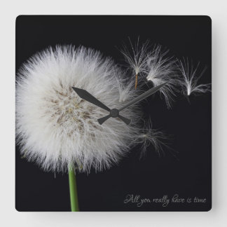 Horloge Carrée Dandelion dans la brise