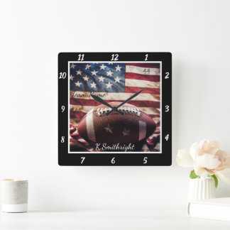 Horloge Carrée Drapeau de football patriotique