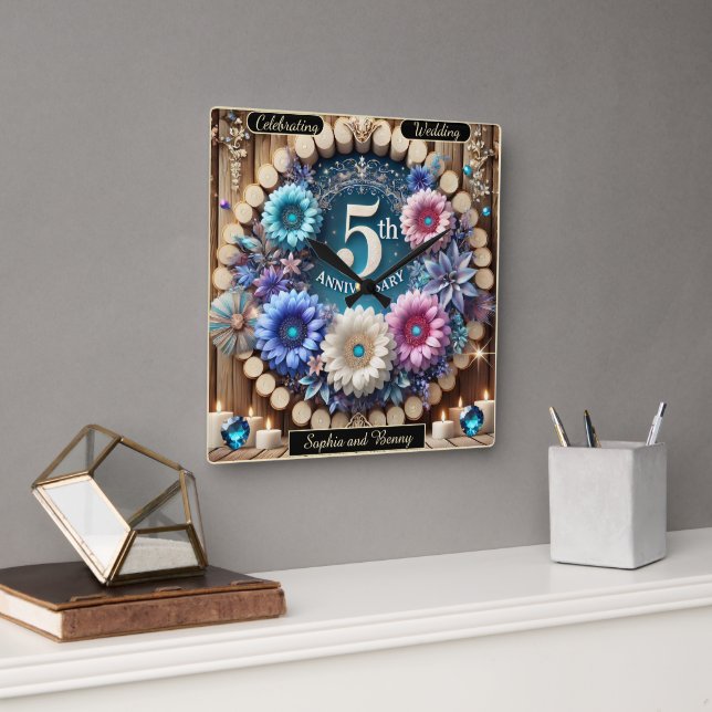 Horloge Carrée Élégance rustique : Hommage floral au 5e anniversa (Bureau)