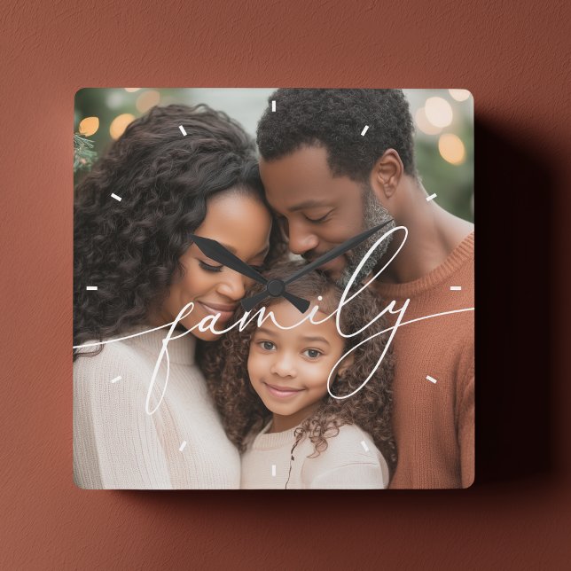 Horloge Carrée Elegant Script Overlay Family Photo (Créateur téléchargé)