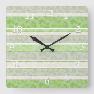 Horloge Carrée Empreinte de léopard sur arrière - plan rayé.