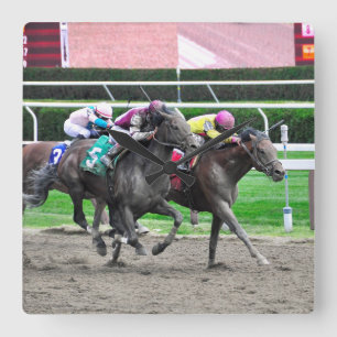 Horloge Carrée Et ils sont éteints chez Saratoga