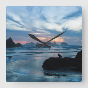 Horloge Carrée États-Unis, Oregon, Bandon Beach. Mouette sur un r