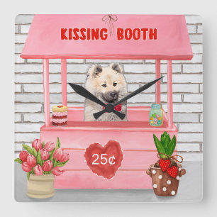 Horloge Carrée Eurasier Chien Valentine's Day Kissing Booth