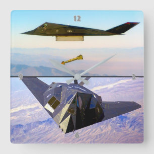 HORLOGE CARRÉE F-117 NIGHTHAWK