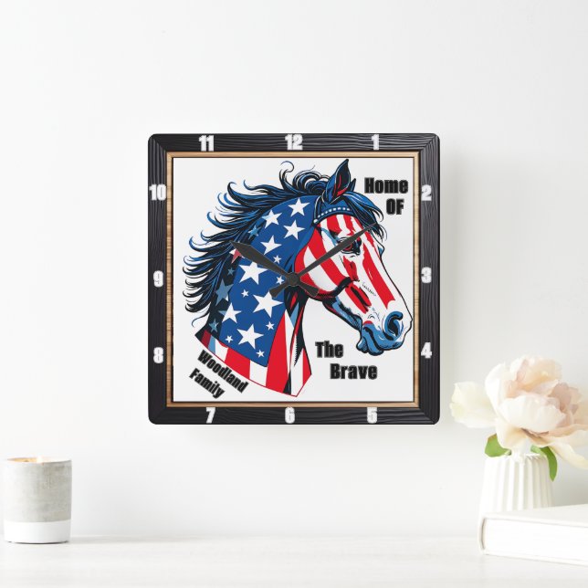 Horloge Carrée Famille du drapeau américain Patriotic Horse (Maison)
