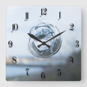 Horloge Carrée Fenêtres brisées