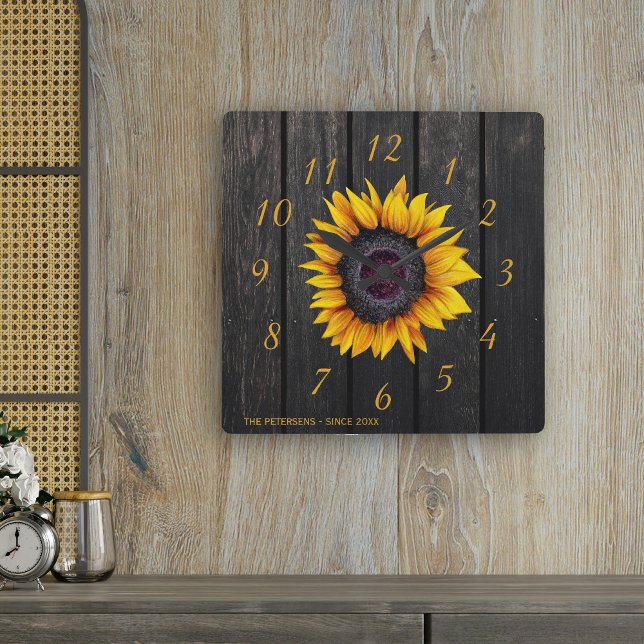 Horloge Carrée Ferme de famille de tournesol de grange rustique (Créateur téléchargé)