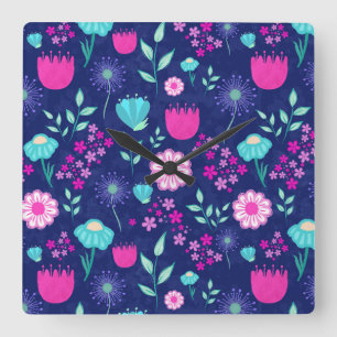 Horloge Carrée Fleurs délicates et détails botaniques