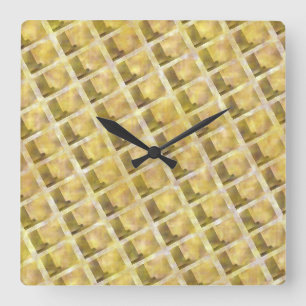 Horloge Carrée Formes de couleur brun clair, vieilli ou sale.