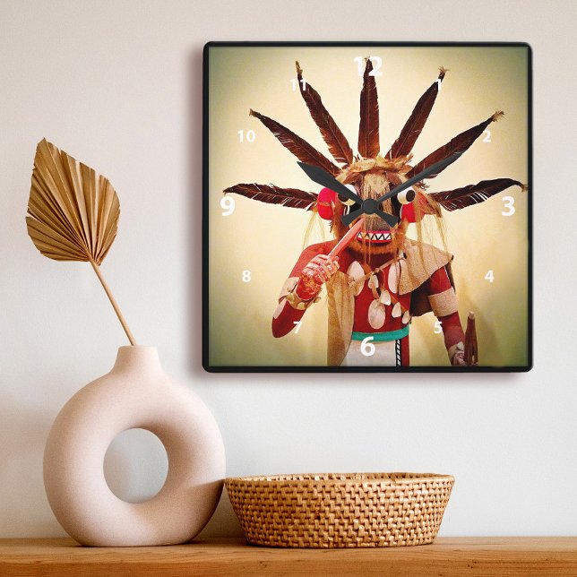 Horloge Carrée Funny Face Wood Kachina Doll Enjoy (Créateur téléchargé)