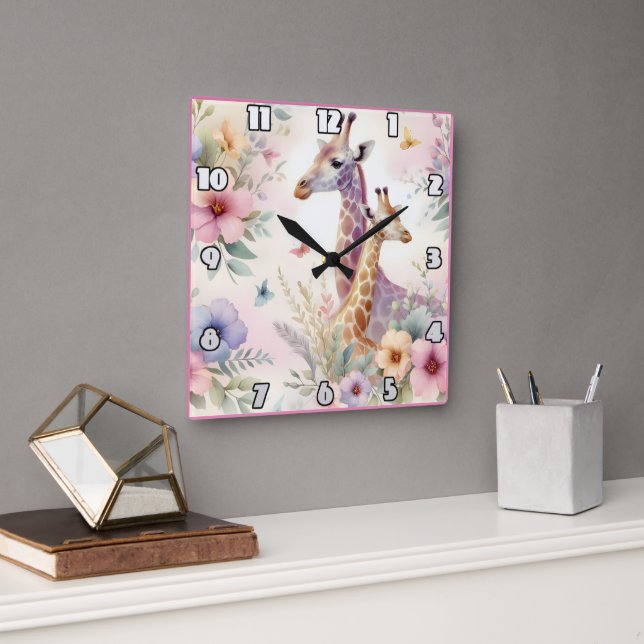 Horloge Carrée Girafe parmi les fleurs africaines vibrantes (Bureau)