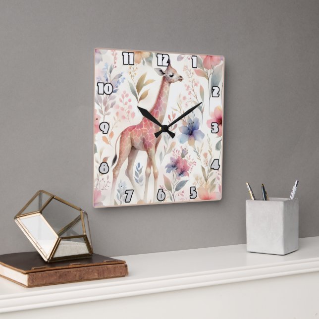 Horloge Carrée Girafe parmi les fleurs africaines vives (Bureau)