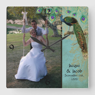 Horloge Carrée Gravures vintage de plumes de paon - Photo de mari