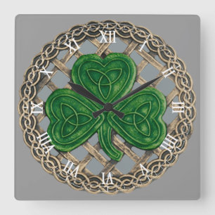 Horloge Carrée Gray Shamrock & Celtic Knots Roman Numeral Clock