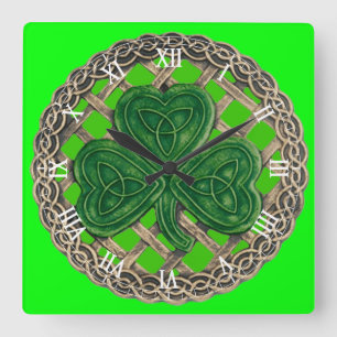 Horloge Carrée Green Shamrock and Celtic Knots Roman Numeral Cloc