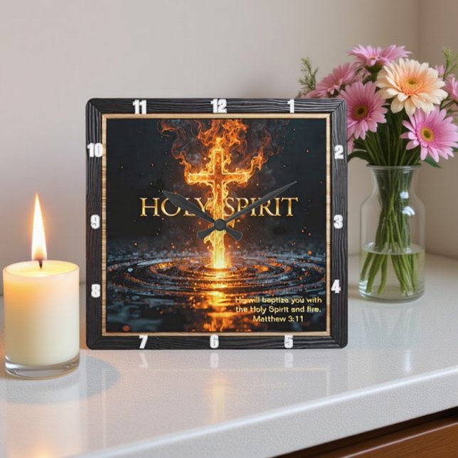 Horloge Carrée Holy Spirit Fire Cross Water Glowing Matthew 3:11 (Créateur téléchargé)