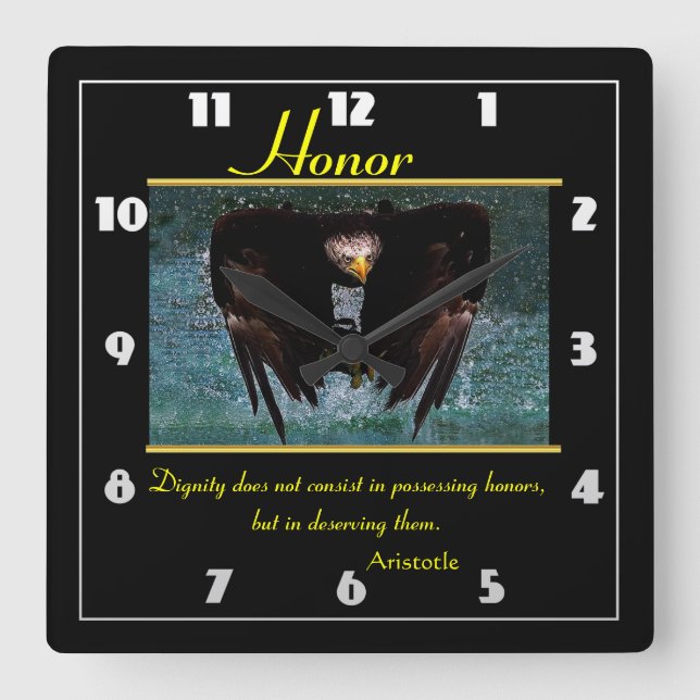 Horloge Carrée Honorer l'aigle volant au-dessus de l'océan (Recto)