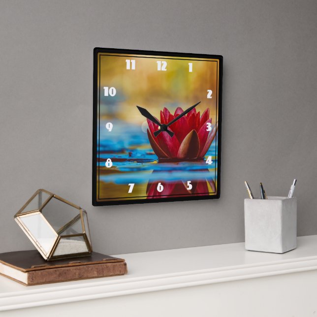 Horloge Carrée Jolie photo d'une fleur de Lotus dans un étang (Bureau)