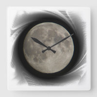 La lune, la lune, la luna, the moon