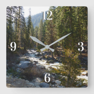 Horloge Carrée La rivière Kaweah dans le parc national de Sequoia