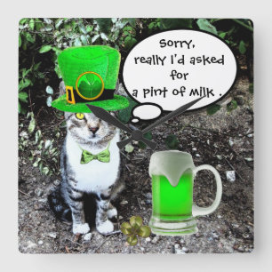 HORLOGE CARRÉE LE JOUR DE SAINT PATRICK CAT WITH GREEN IRISH