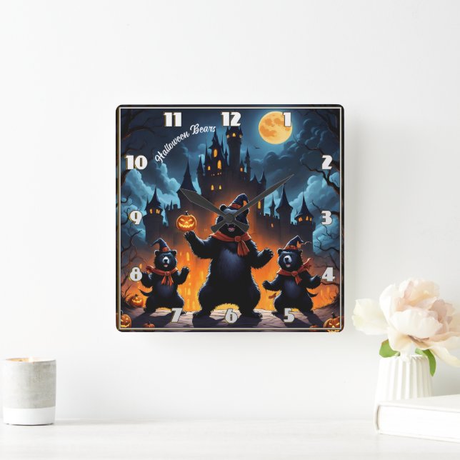 Horloge Carrée Les ours d'Halloween fêtent dans un château hanté (Maison)