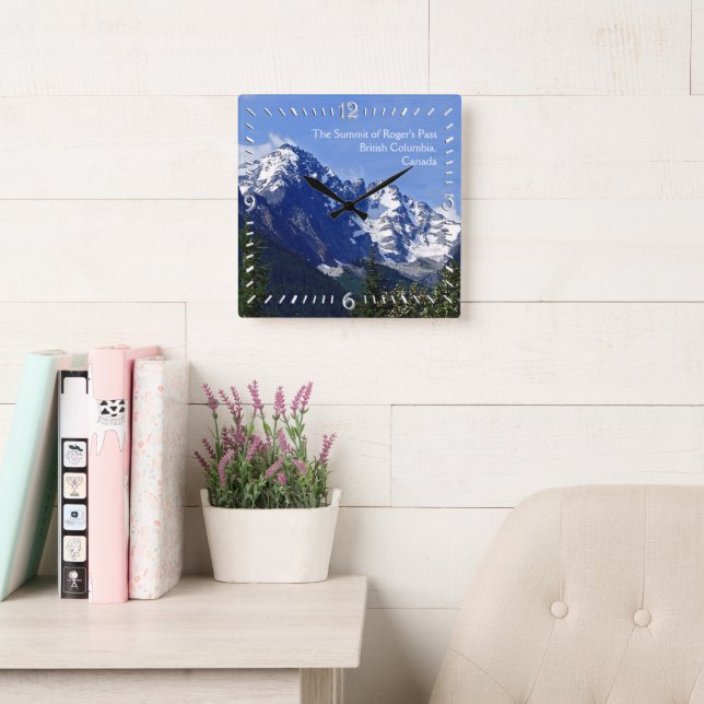 Horloge Carrée L'horloge murale du Sommet de Roger (Salle de lecture)