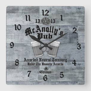Horloge Carrée Logo noir du pub McAnally