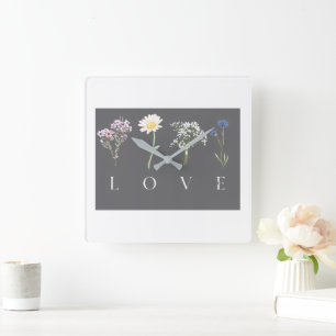 Horloge Carrée LOVE Floral  – Impression botanique romantique