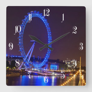 Horloge Carrée Lumière bleue Londres oeil dans la nuit
