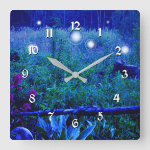 Horloge Carrée Lumières Esprit Bleu Marais de Nuit Prairie Feu Fo