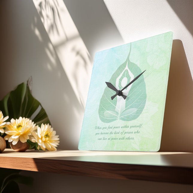 Horloge Carrée Méditation de l'instructeur de yoga Pose Bodhi Lea (Créateur téléchargé)