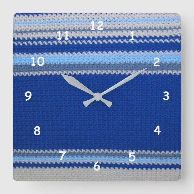 Horloge Carrée Motif Crochet - rayures bleues (Recto)