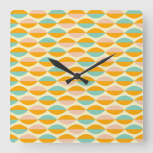 Horloge Carrée Motif géométrique répétitif sur fond beige