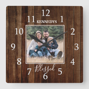 Horloge Carrée Nom de famille en bois de palette Photo Maison de