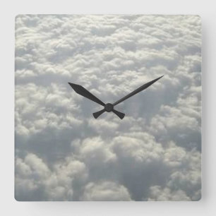 HORLOGE CARRÉE NUAGES DE FLUFFE BLANC
