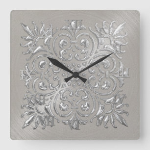 Horloge Carrée Ornate Argent Embossé Look Numéros romains
