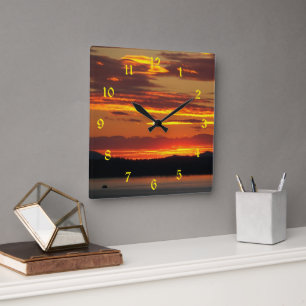 Horloge Carrée Paysage dramatique de coucher de soleil orange