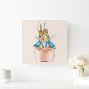 Horloge Carrée Peter le lapin assis en pot Plante