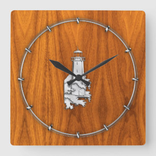 Horloge Carrée Phare Chrome Style sur la déco en bois de teck