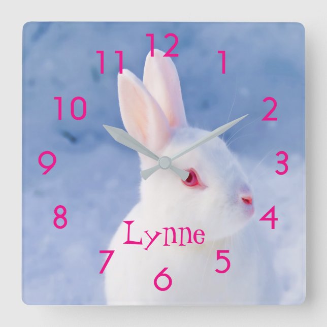 Horloge Carrée Pied blanc mignon personnalisé sur la neige bleue  (Recto)