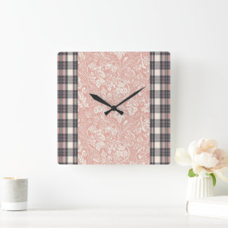 Horloge Carrée Pink & grey plaid stripes AI art 