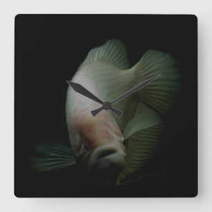 Horloge Carrée Poisson dans le portrait de réservoir