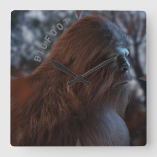 HORLOGE CARRÉE PORTRAIT DE BIGFOOT SASQUATCH DANS LE PROFILAGE AT