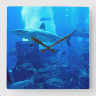 Horloge Carrée Requin sous-marin !