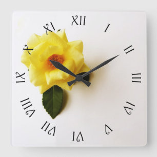 Horloge Carrée Rose jaune sur le script noir blanc romain wc