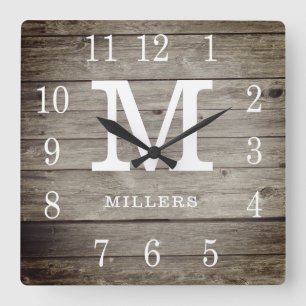 Horloge Carrée Russe Personnalisé Wood Farmhouse Nom du monogram