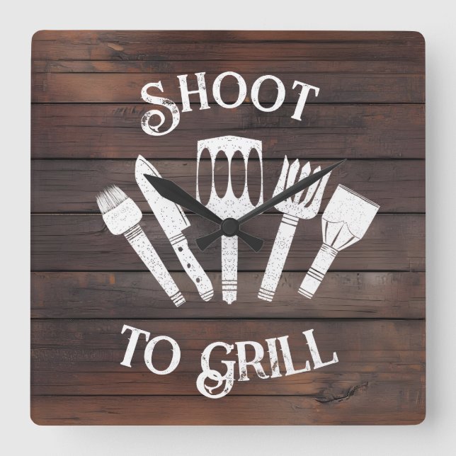 Horloge Carrée Rustique ‘Shoot To Grill’ - Drôle cadeau BBQ (Recto)