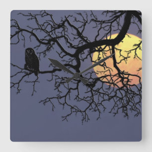 Horloge Carrée Silhouette de lune et de couche-tard de sang